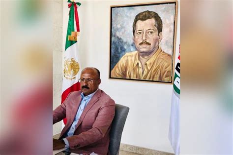 He currently serves as senator of the lxii legislature of the mexican congress representing guerrero. René Juárez Cisneros | Central Municipal