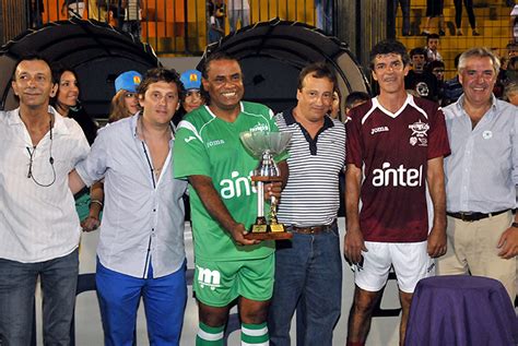 El partido entre estrellas orientales y toros del este que estaba pautado para celebrarse en el estadio francisco micheli, fue pospuesto debido a las condiciones de. partido de las estrellas - Deportes - Taringa!