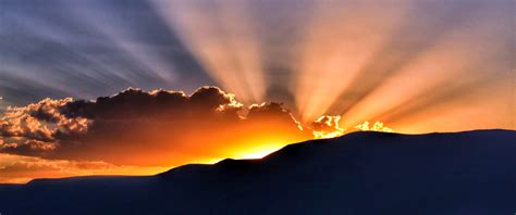 Sunset Wallpaper 4k Hills Sun Rays Clouds 5k
