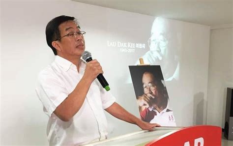 What has the author simon cheng wai kok written? 'Semangat Roket' Lau Dak Kee perlu jadi tauladan - Tan Kok ...