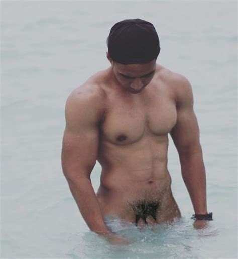 Handsome Hunk Nude In The Sea Queerclick