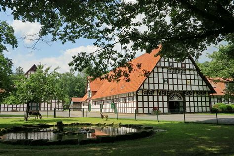 Inmitten von hörstel, gegenüber der katholischen kirche befindet sich unser haus seit über 150 jahren in familienbesitz und bietet ihnen erholung. Haus Langenbruck Mettingen - Heimidee