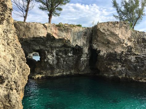 Where To Stay In Negril West End Cliffs Or The Mile Beach Rappa Rasta Tours