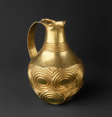 Ewer Decorated With Concentric Circles Hattian Early Bronze Age Ii