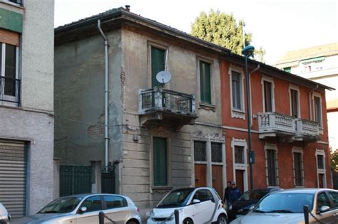 1° interrato adibiti a spazi uso parchegg. Casa indipendente in vendita a Sesto San Giovanni Via ...
