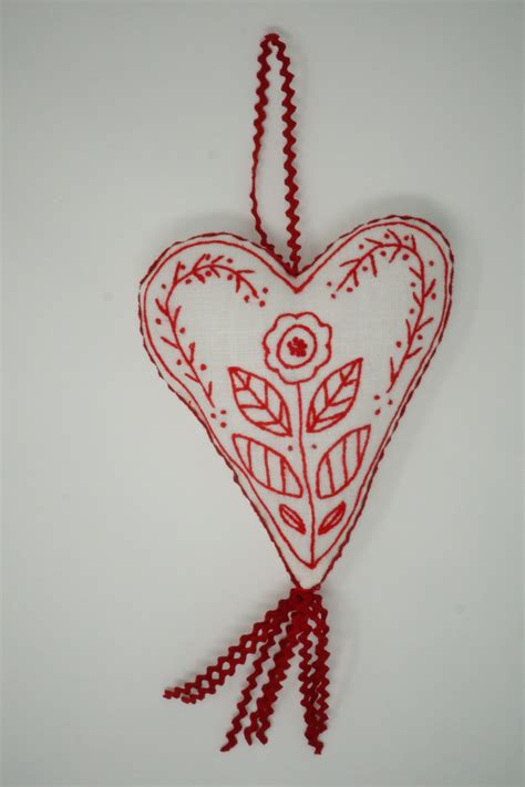 Swedish Heart Embroidery Kit Pink Hollybush 1