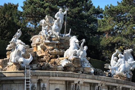 Neptune Fountain Behind The Schonbrunn Palace Aroundcard