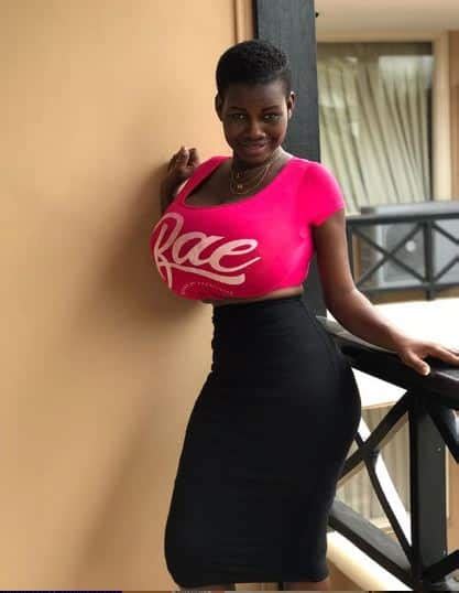 Pamela Odame Opens Bottle With Her Big Boobs Simply Entertainment Reports And News