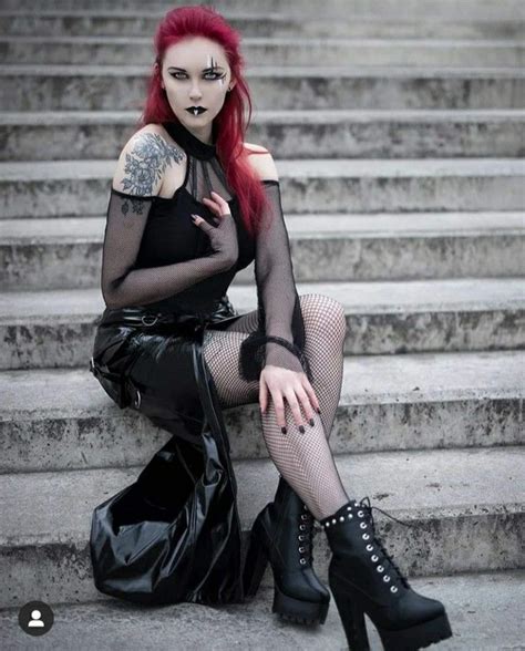 Gothic Clothing In Gothic Outfits Gothic Fashion Goth Beauty