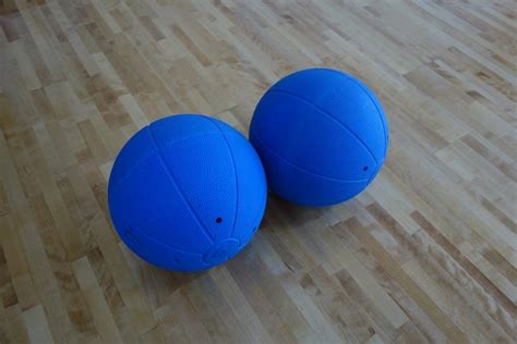 ゴールボール【東京2020パラリンピック競技】 goalball · 目隠しをしてプレーする、 視覚障がい者のチーム球技 · 3人対3人で、 相手ゴールにボールを入れたら得点 · ボールに . かながわパラスポーツ関係用具貸出し - 神奈川県ホームページ