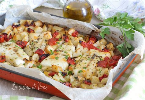 Merluzzo al forno con patate e pomodorini, secondo piatto ...
