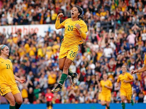 May 12, 2021 · sam kerr celebrates with the barclays fa women's super league golden boot on sunday, having scored 21 goals in 22 games for chelsea in the wsl this season. FIFA Awards 2018: Sam Kerr robbed of player of the year ...