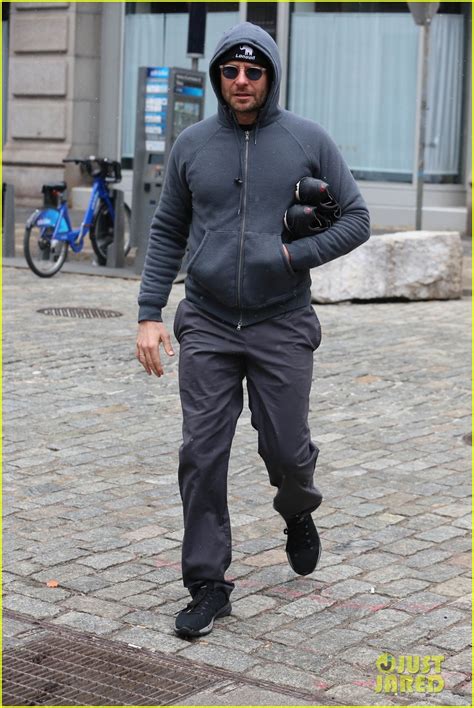 Bradley Cooper Steps Out After Suki Waterhouse Split Photo Bradley Cooper Photos