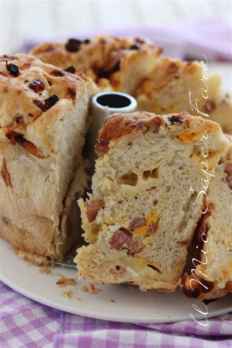 Lo produciamo con pochi e il nostro casatiello napoletano si presenta morbido e soffice, il suo ripieno salato lo rende un. CASATIELLO STRACCIATO napoletano ricetta pasquale