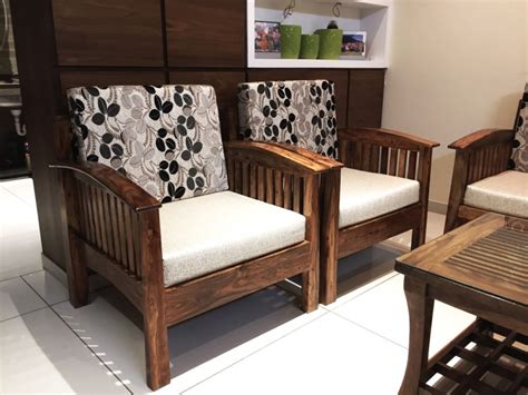 When you buy furniture in bangalore, the choices available to you are endless. Sheesham wood 3+2+1 JOPESTRIP SOFA Rightwood furniture