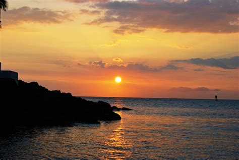 Hawaiian sunset... | Hawaiian sunset, Sunset, Favorite places