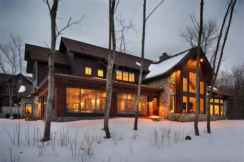 This Minnesota Lake House Combines Rustic Charm With Coastal Elegance