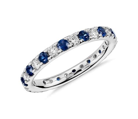 Rombongan ini hanyalah untuk merisik dan bukannya untuk meminang dan ada juga kemungkinan lamaran anda ditolak. Infojelita: 3 Jenis Cincin Merisik, Tunang dan Nikah