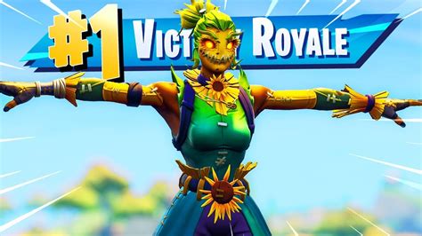 The New Fortnite Scarecrow Skin Gameplay Youtube