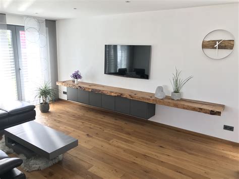 Wohnzimmer mit grüner wandfarbe wandfarbe wohnzimmer von deko wohnzimmer grün bild, bildquelle: Betontisch & Eichendiele TV Board | Wohnzimmer ideen ...