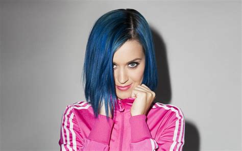 Katy, 32, debuted a bright blonde look on instagram monday after stepping out with blorange (blonde + orange) hair last month. Blue Hair: 30 Brand New Bangin' Blue Hair Color Ideas