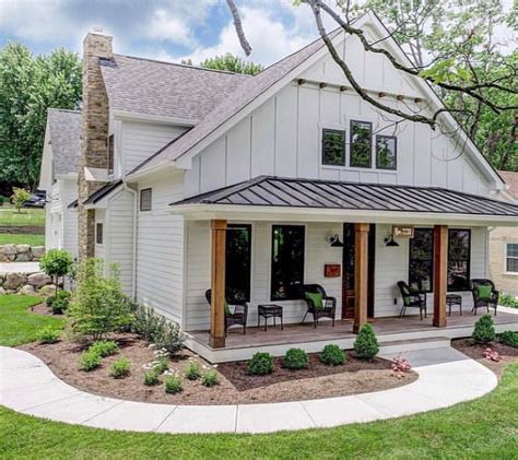 6 Modern Farmhouse Exterior Colors Letting Your Home Shine