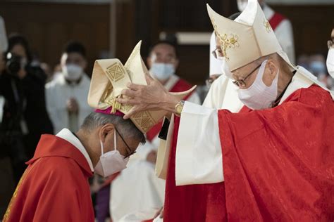 Bishop Stephen Chow Takes Office As 9th Bishop Of Hong Kong O Clarim En