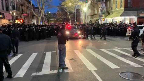 Coronavirus News Hundreds Crowd New York City Streets For Rabbis