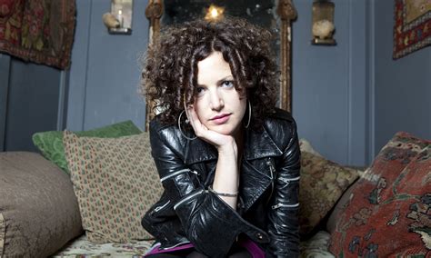 Annie macmanus (born 18 july 1978), popularly known as annie mac, is an irish dj and television presenter. Annie Mac's top 10 electronic tracks | Music | The Guardian