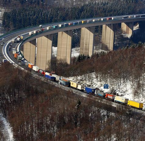 Maybe you would like to learn more about one of these? A 45: Mehr Spuren für die Autobahn durchs Sauerland - WELT