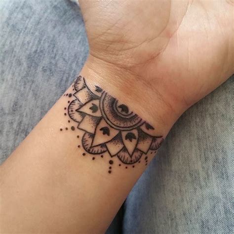 Tattoomagz tries to bring you only the best of the best, with teams that are consistently compiling new photos of the most popular, top voted, most viewed, and most shared tattoo designs and. Wrist Tattooing Trick | Wrist tattoos girls, Inner wrist ...