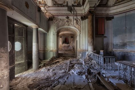 Stunning Abandoned Homes Are Surprisingly Full Of Life Huffpost