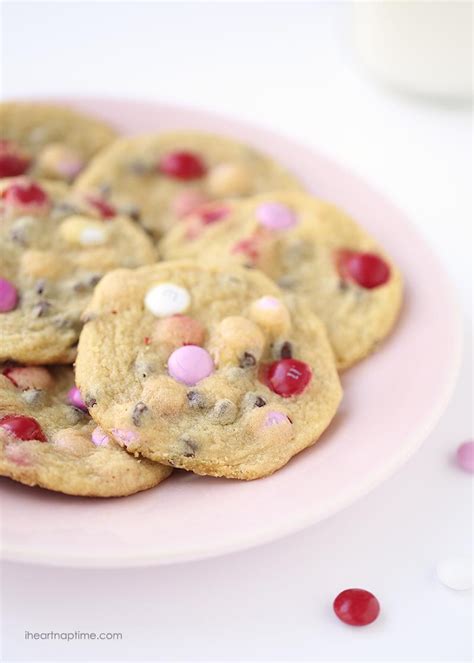 While i used the valentine's day mix of m&m's and red sugar crystals, you can easily swap out the m&m's and sugar to make these delectable cookies for any holiday. Valentine M&M pudding cookies | Recipe (With images ...