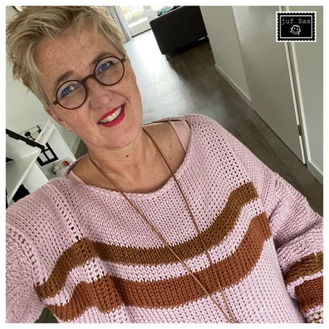 Trui Rosanne Handmade By Juf Sas Met Gratis Haakpatroon Crochet Scarf Pullover Sweaters Tops