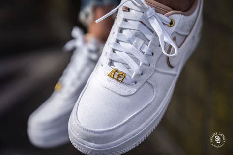 In other nike news, a new air max 90 features a gold chain and pendant. Nike Women's Air Force 1 '07 LX White/Bio Beige - 898889-102