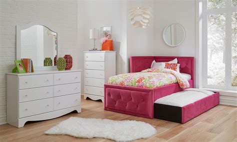 In our newsletters, you will receive exclusive information from avery, including Gabby Bedroom Set w/ Avery Corner Bed by Standard ...