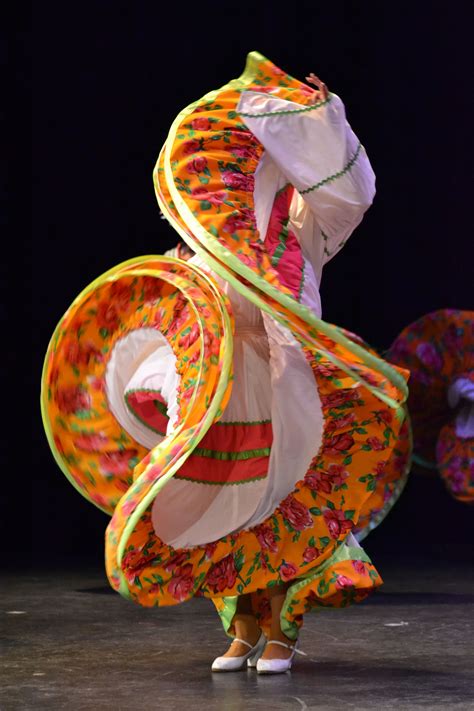 Baile De Sinaloa Foto Por Eugenia Carmona Mexican Culture Mexican Culture Art Mexican Dance