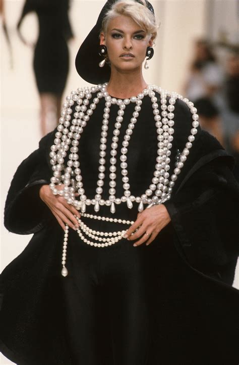 Linda Evangelista Chanel Fall 1991 Fashion Supermodels Linda
