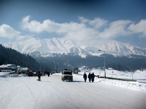 A Kashmiri Photo Story 5 Getting To Gulmarg The Travelling Squid