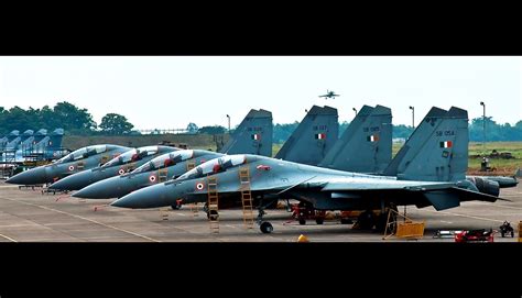 Su 30mkis And Eurofighter Typhoon A Su 30mki Line Up And E Flickr