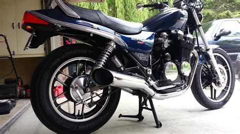 In 1982 honda swept its nighthawk styling over existing 450, 650 and 750 machines; 1985 Honda Nighthawk 650 Stock Exhaust - YouTube