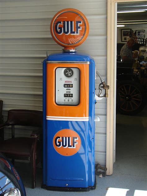 Old Gulf Gas Pump