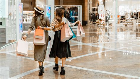 Reasons Youll Always Feel Better If You Go Clothing Shopping With A Friend