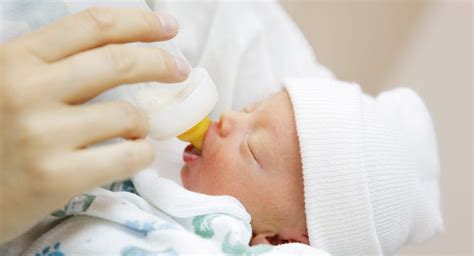 A Little Formula In First Days Of Life May Not Impact Breastfeeding At