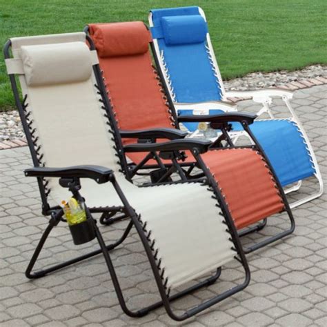 Test of balancefrom zero gravity adjustable lounge chair. The Versatile Zero Gravity Lounge Chair