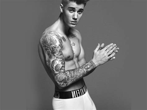 Calvin klein tapped justin bieber, kendall jenner, lil nas x, sza, maluma and more for the brand's new deal with it campaign. Anuncio de Justin Bieber para Calvin Klein | ActitudFem