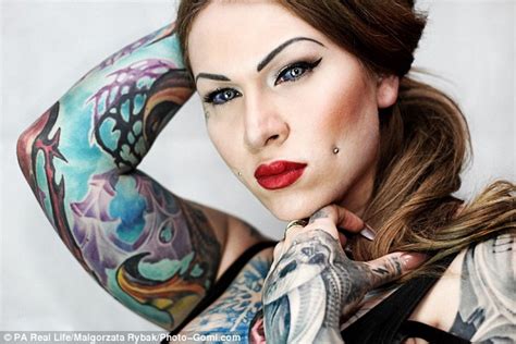 London Tattoo Artist Risks Blindness To Get Her Eyeballs Injected With