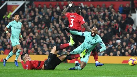 Latest manchester united live scores, fixtures & results, including premier league, fa cup, uefa champions league, league cup and club friendlies, featuring match reports and match previews. Man U vs Arsenal Highlights: Lacazette's Inventive Goal ...