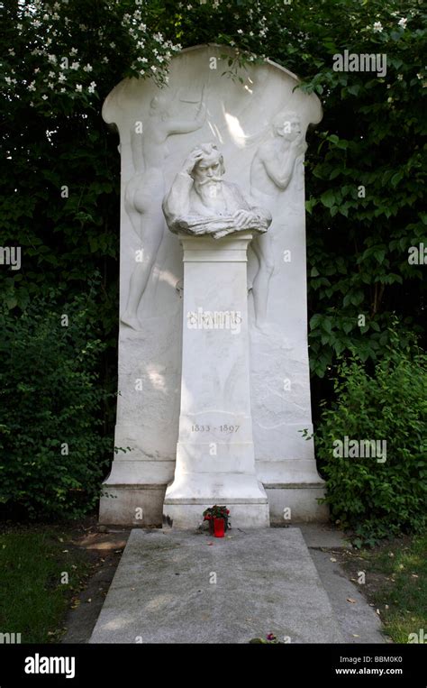 The Tomb Of Johannes Brahms Central Cemetery Vienna Stock Photo Alamy
