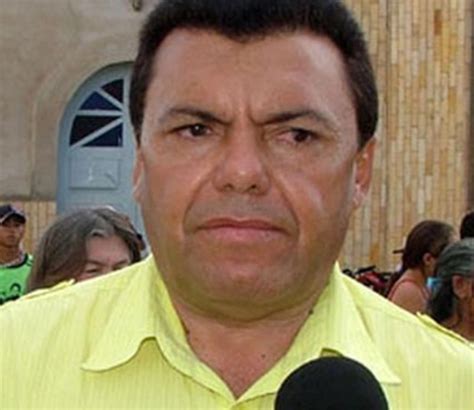 A assessoria afirmou que ele caiu de um edifício, mas a informação não foi confirmada pela polícia. Ex-prefeito Ademar Bezerra morre vítima de coronavírus em ...